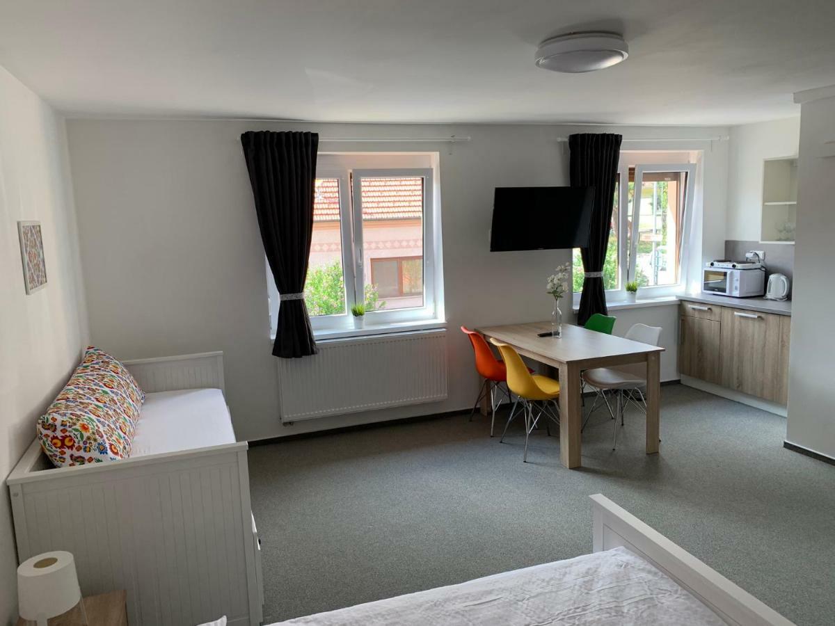 Mikulov Inn - Apartments Slunce Dış mekan fotoğraf